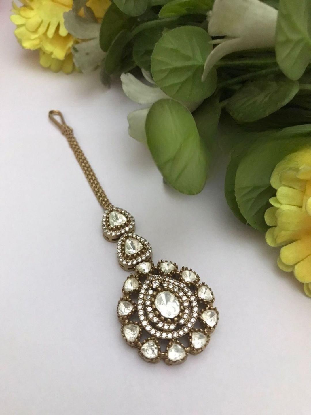 Ishhaara Elegant White Kundan Polki Maang Tikka