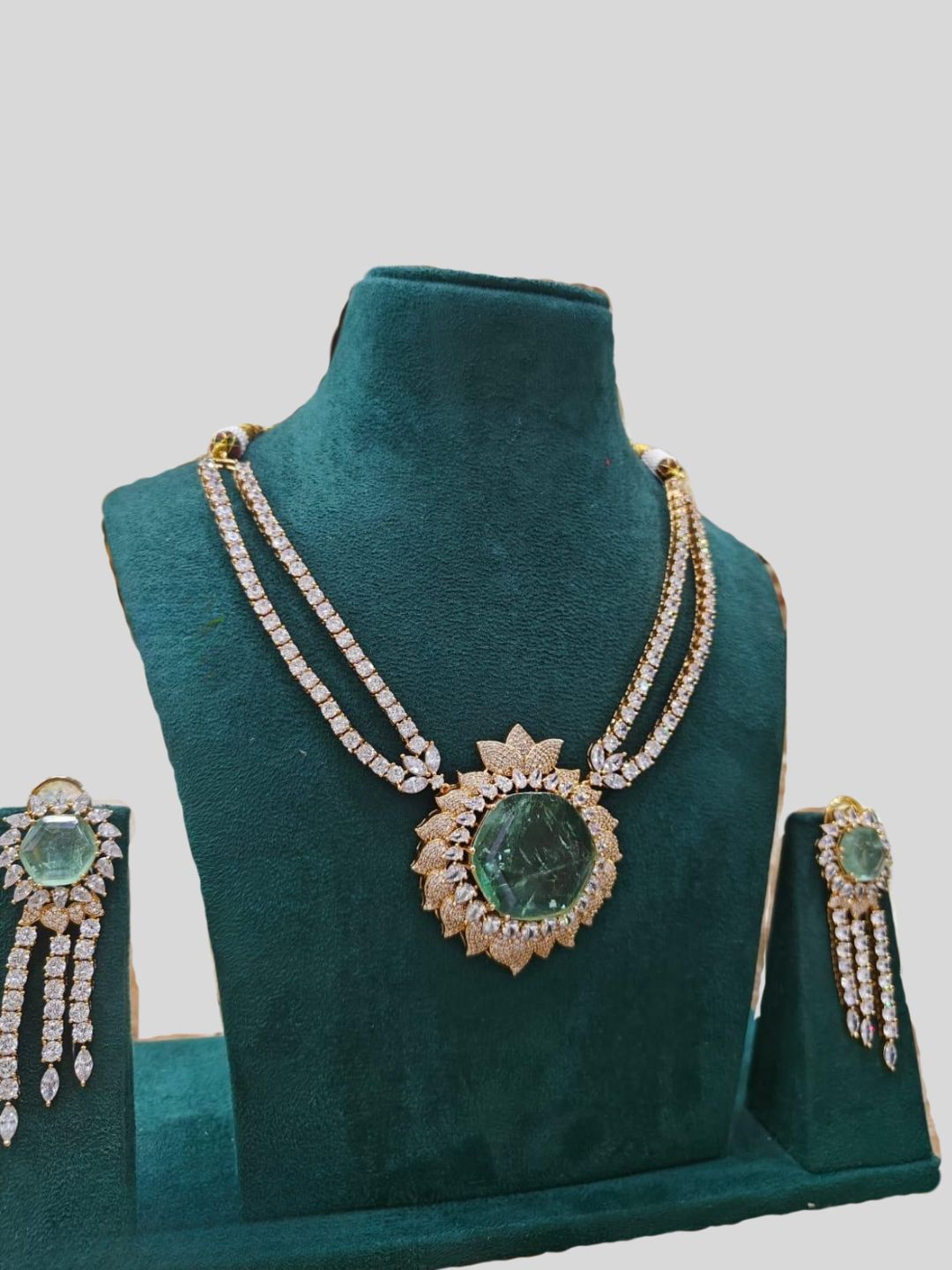 Ishhaara Emerald Amethyst Floral Necklace Set