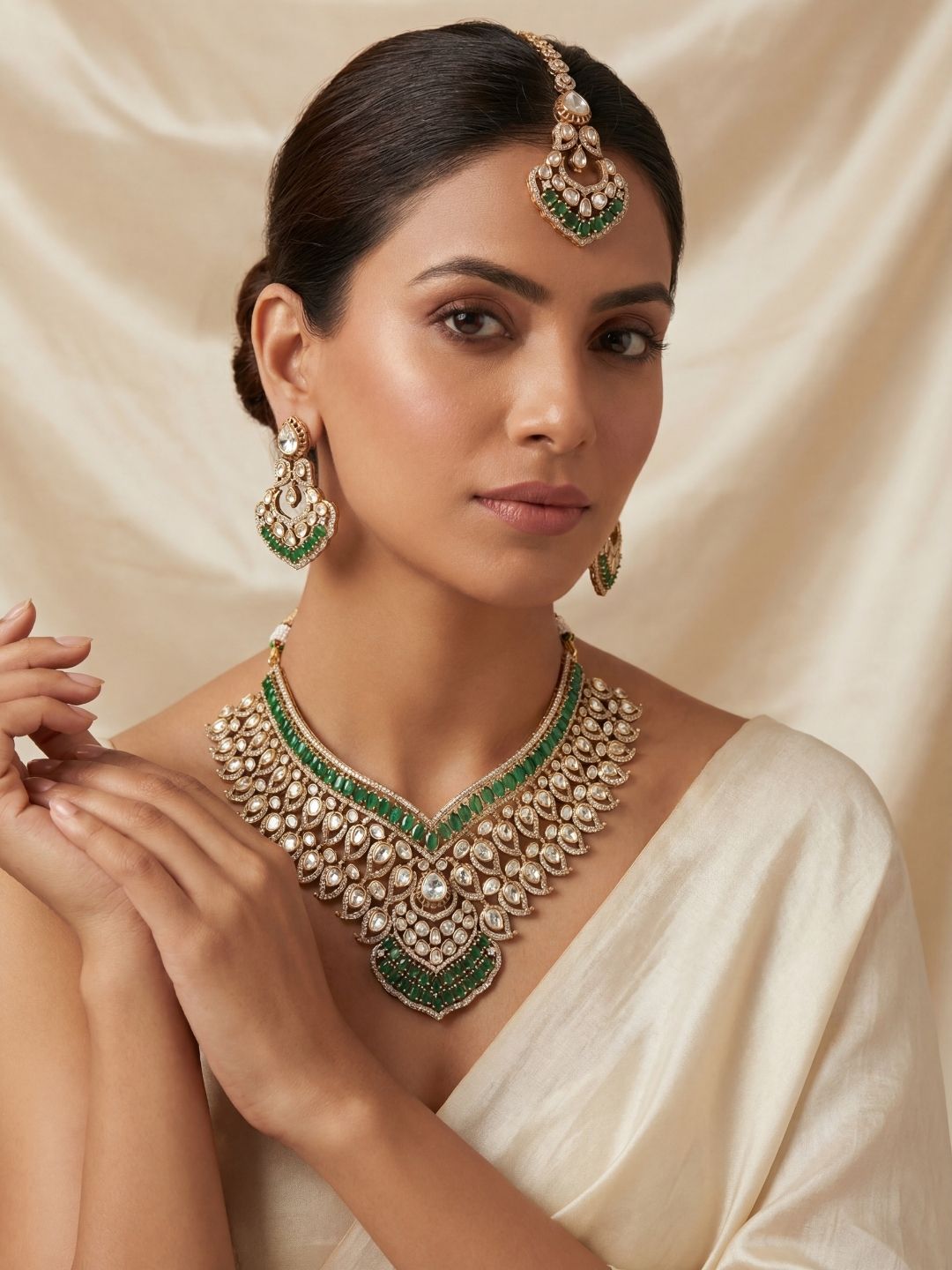 Ishhaara Emerald Bridal Choker With Earrings