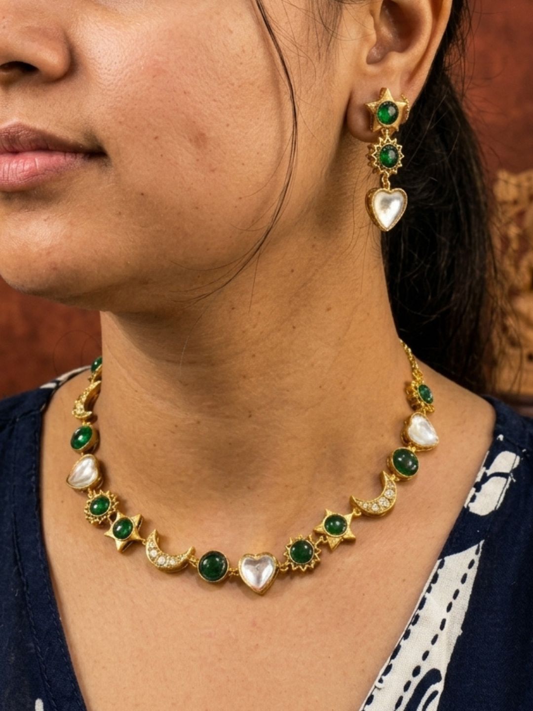 Ishhaara Emerald Chand Shaped Necklace