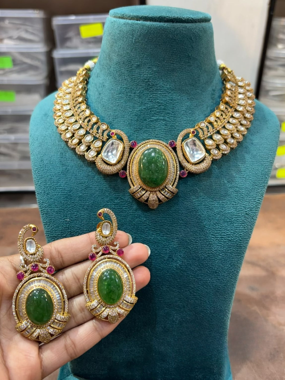 Ishhaara Emerald Crown Polki Necklace