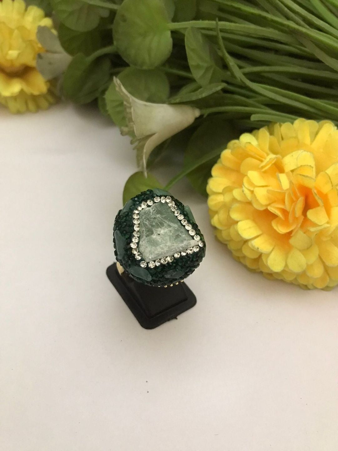 Ishhaara Emerald Gemstone Ring