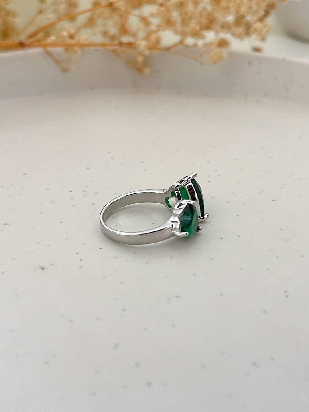 Ishhaara Emerald Green Stone Silver Ring