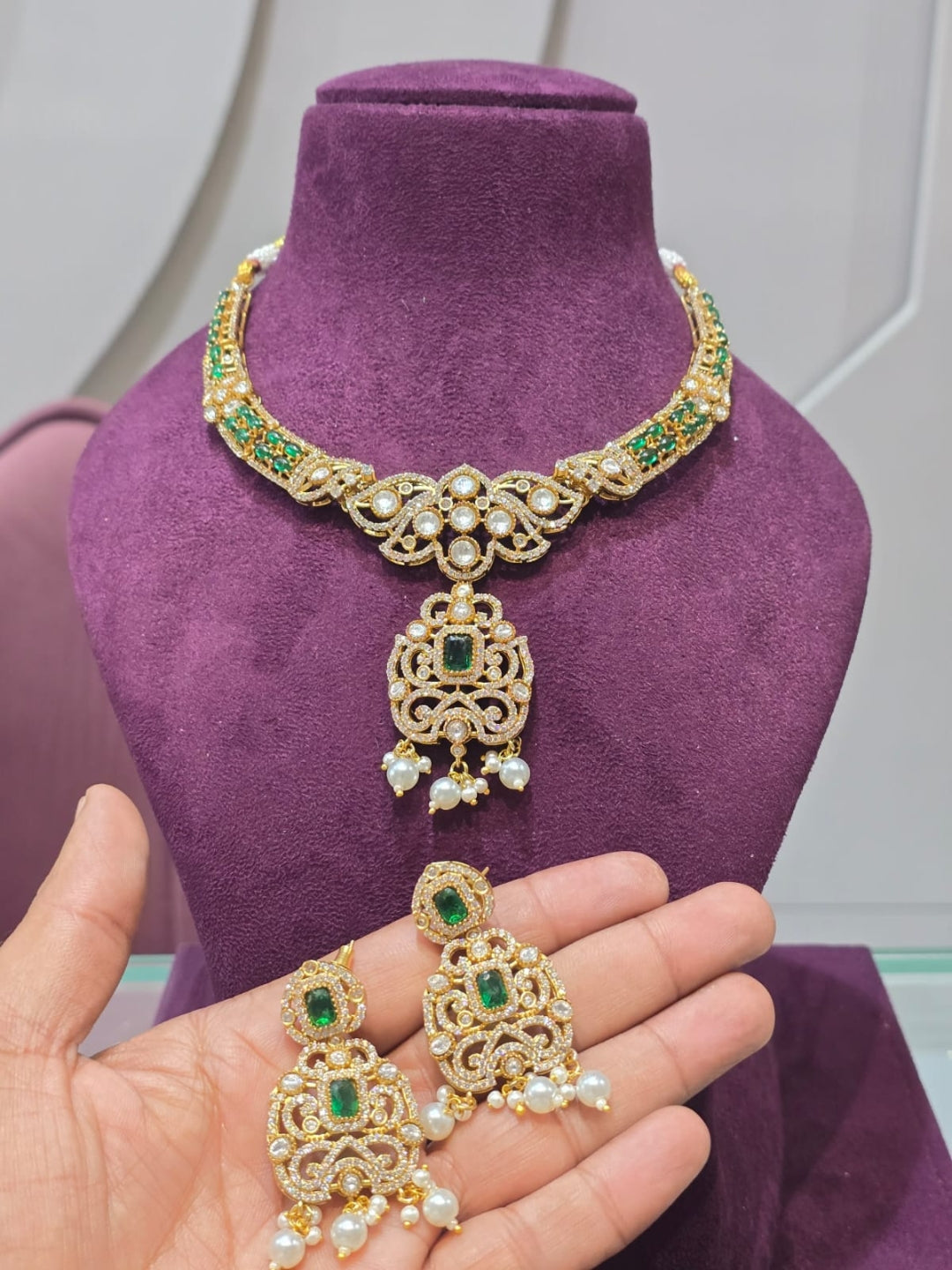 Ishhaara Emerald Heritage Necklace Set