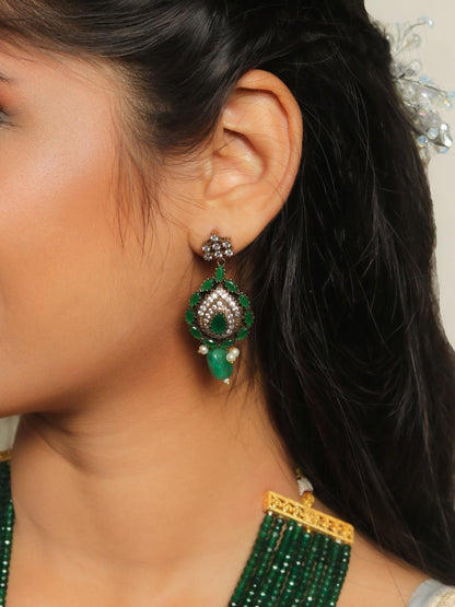 Ishhaara Emerald Long Victorian Pendant Set
