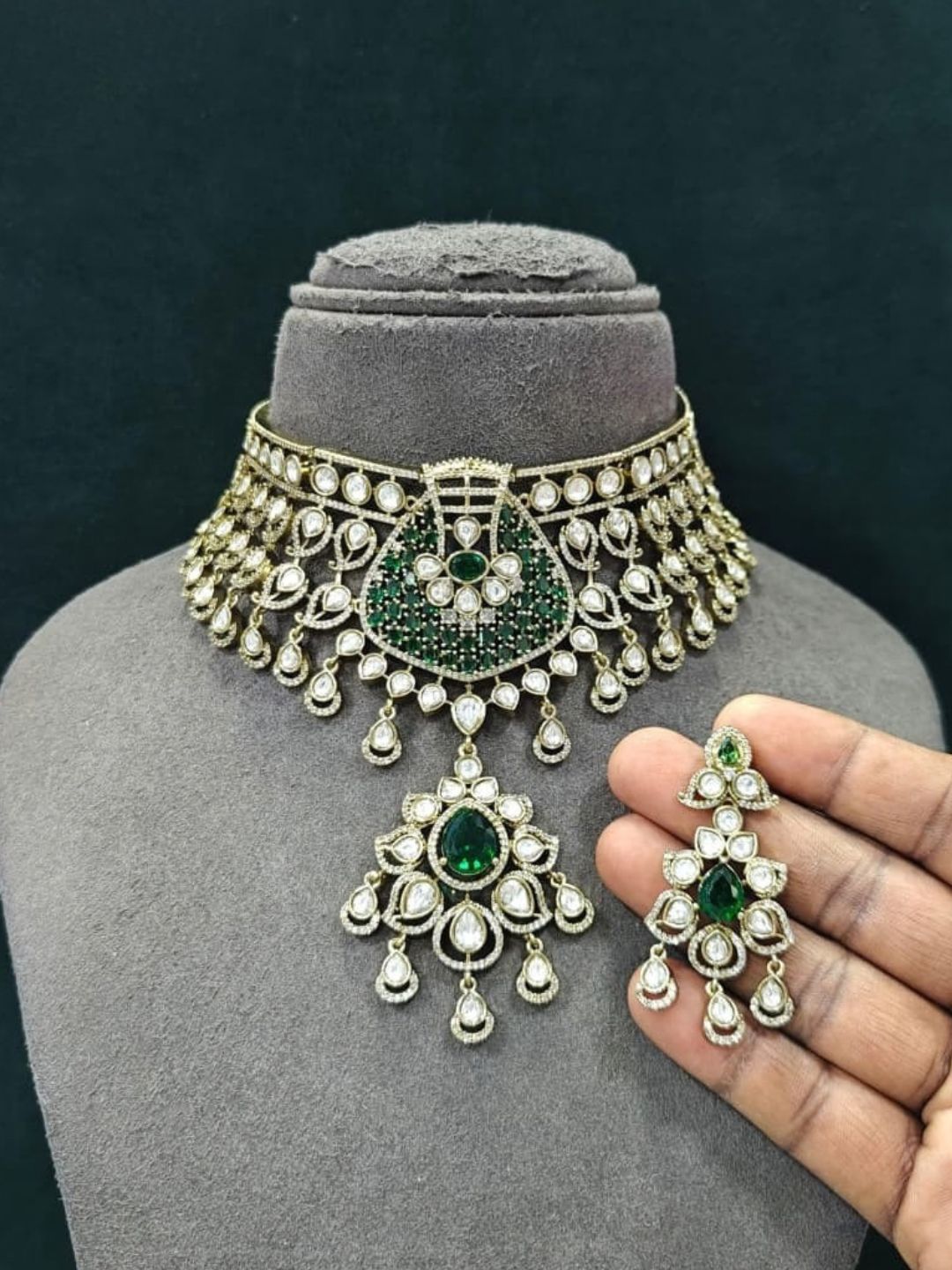 Ishhaara Emerald Premium Designer Moissanite Necklace