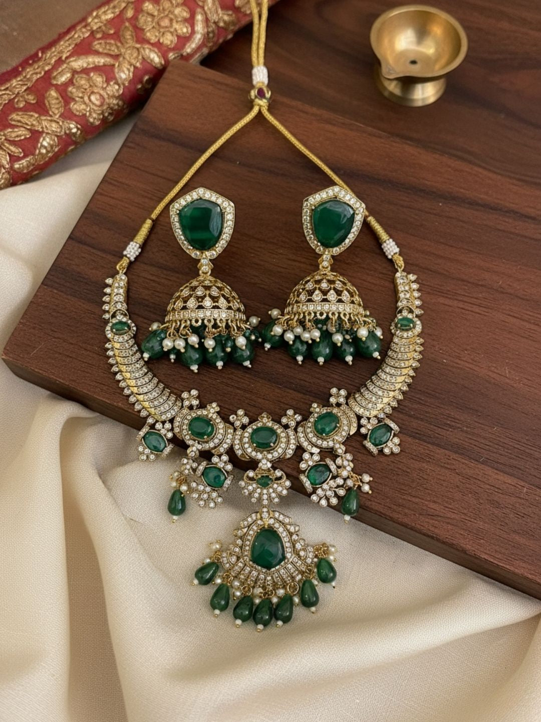 Ishhaara Emerald Stone Choker Necklace Set