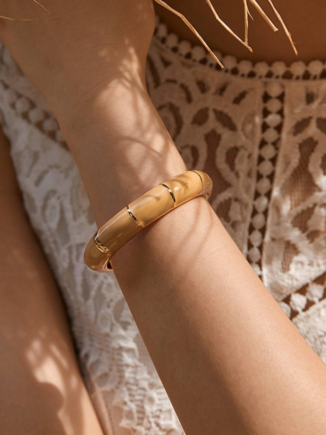 Ishhaara Enamel Lining Bangle