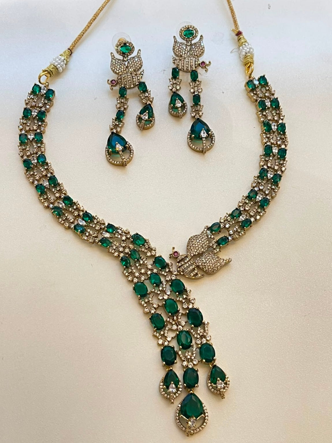 Ishhaara Enchanted Bloom Diamond Necklace Set
