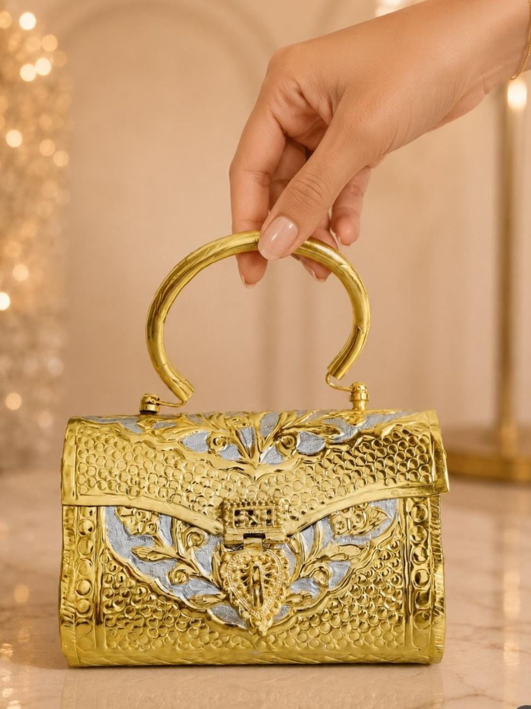 Ishhaara Engraved Dual Tone Clutch