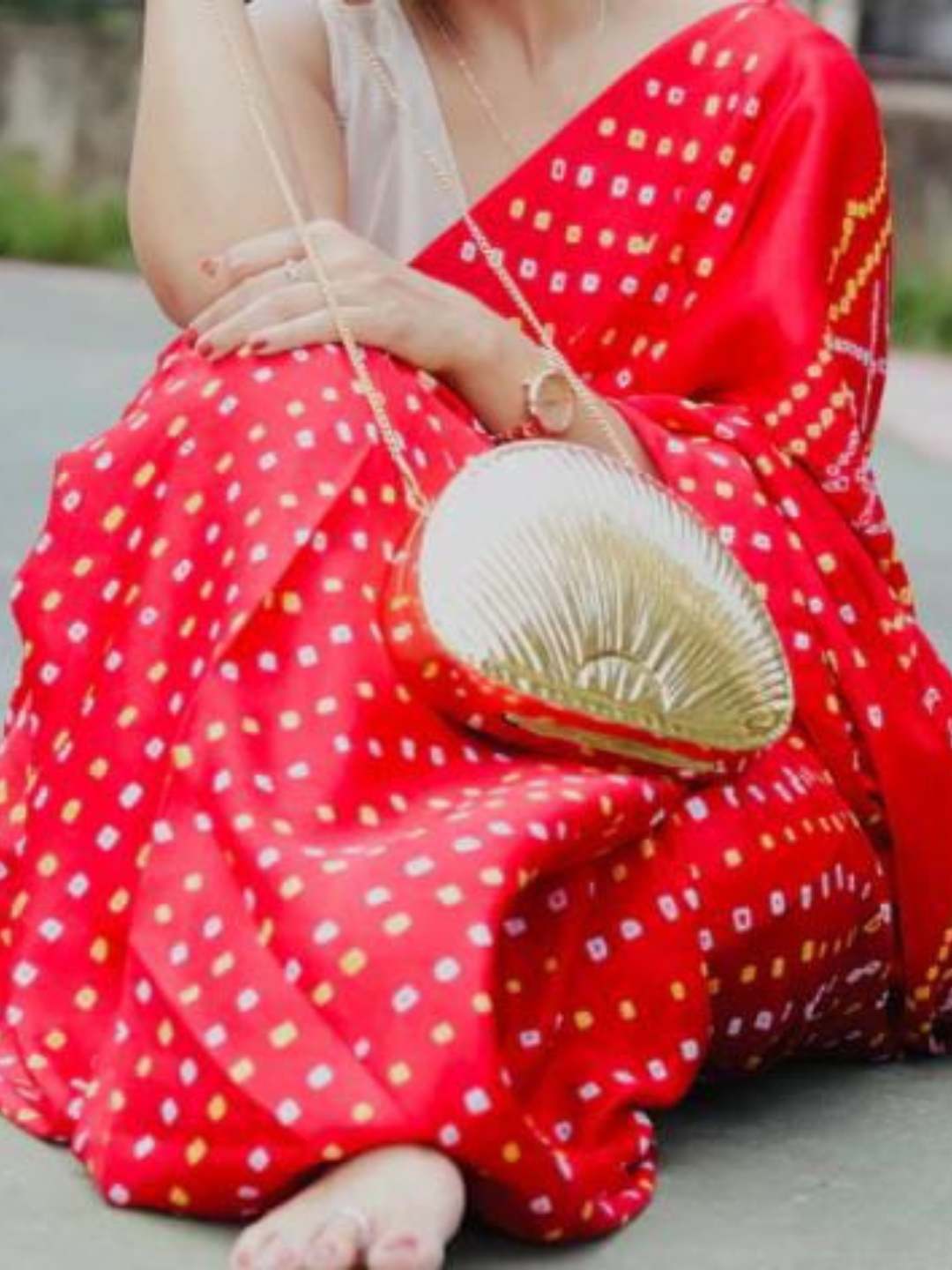 Ishhaara Ethnic Brass Bag In Shell Shape