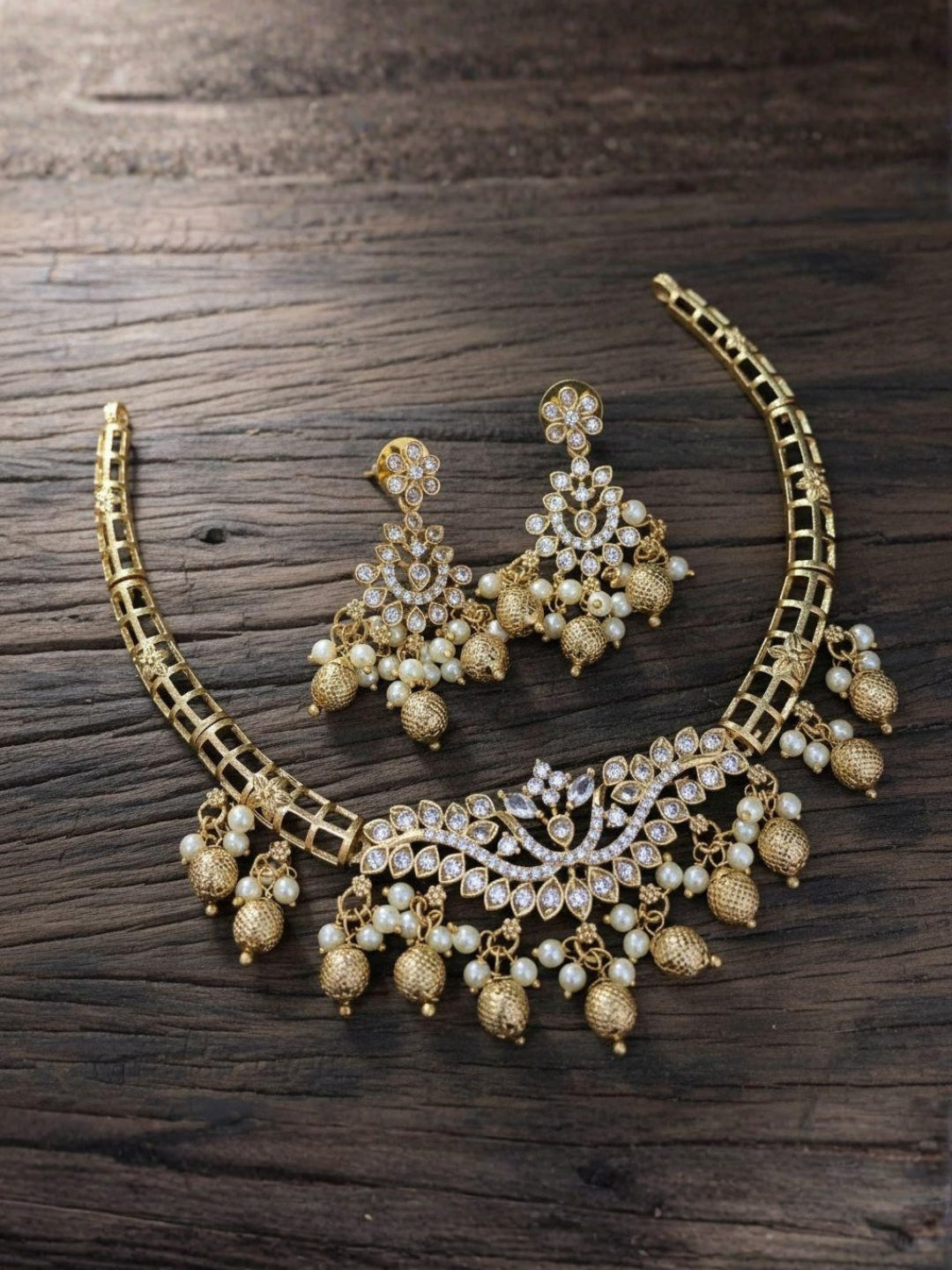 Ishhaara Ethnic Choker Necklace