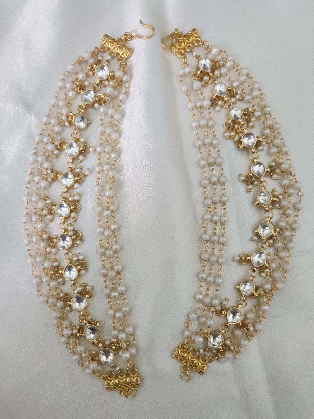 Ishhaara Ethnic Kundan And Pearls Studded Ear Chain