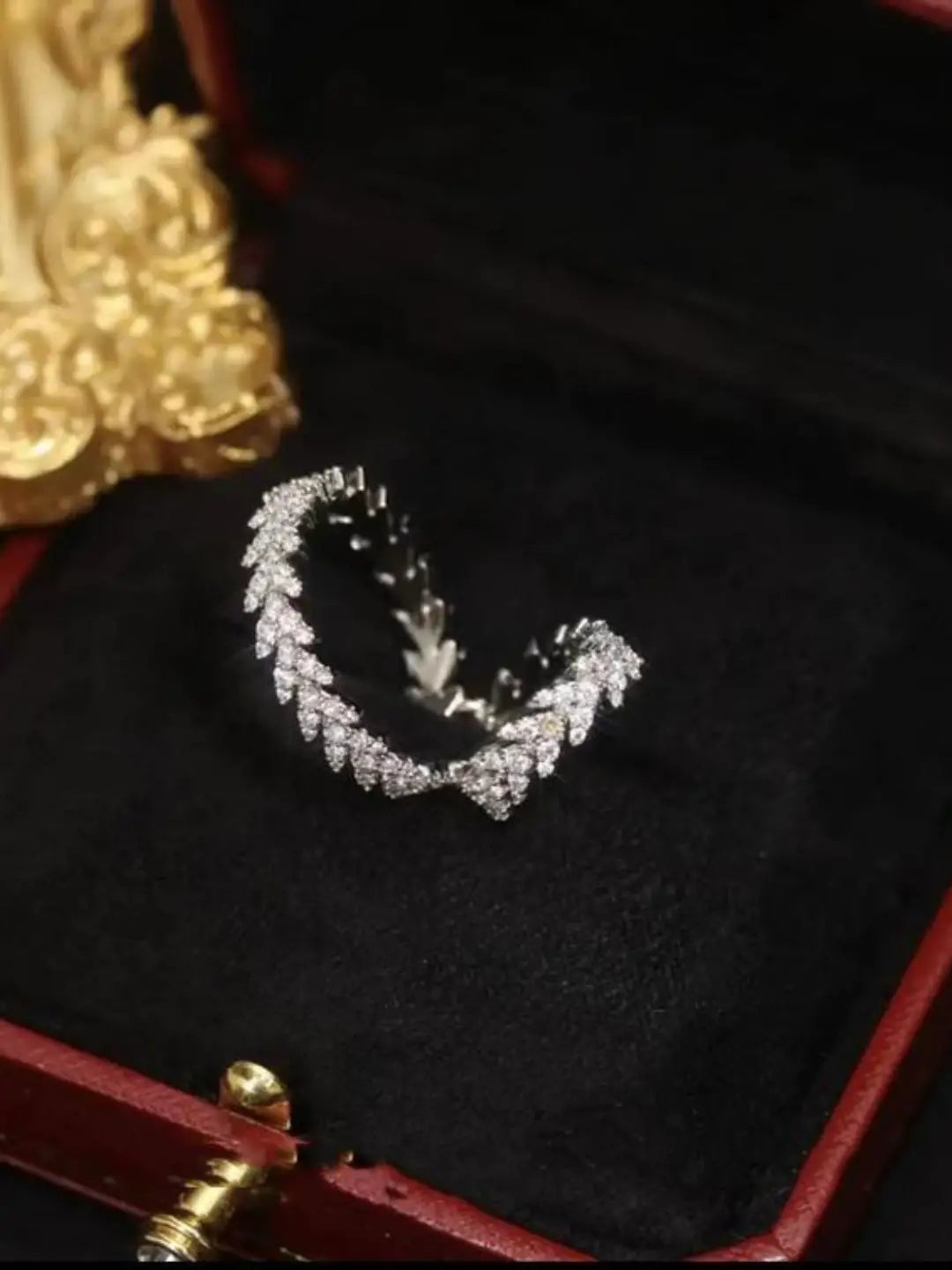 Ishhaara Everglow Earcuff