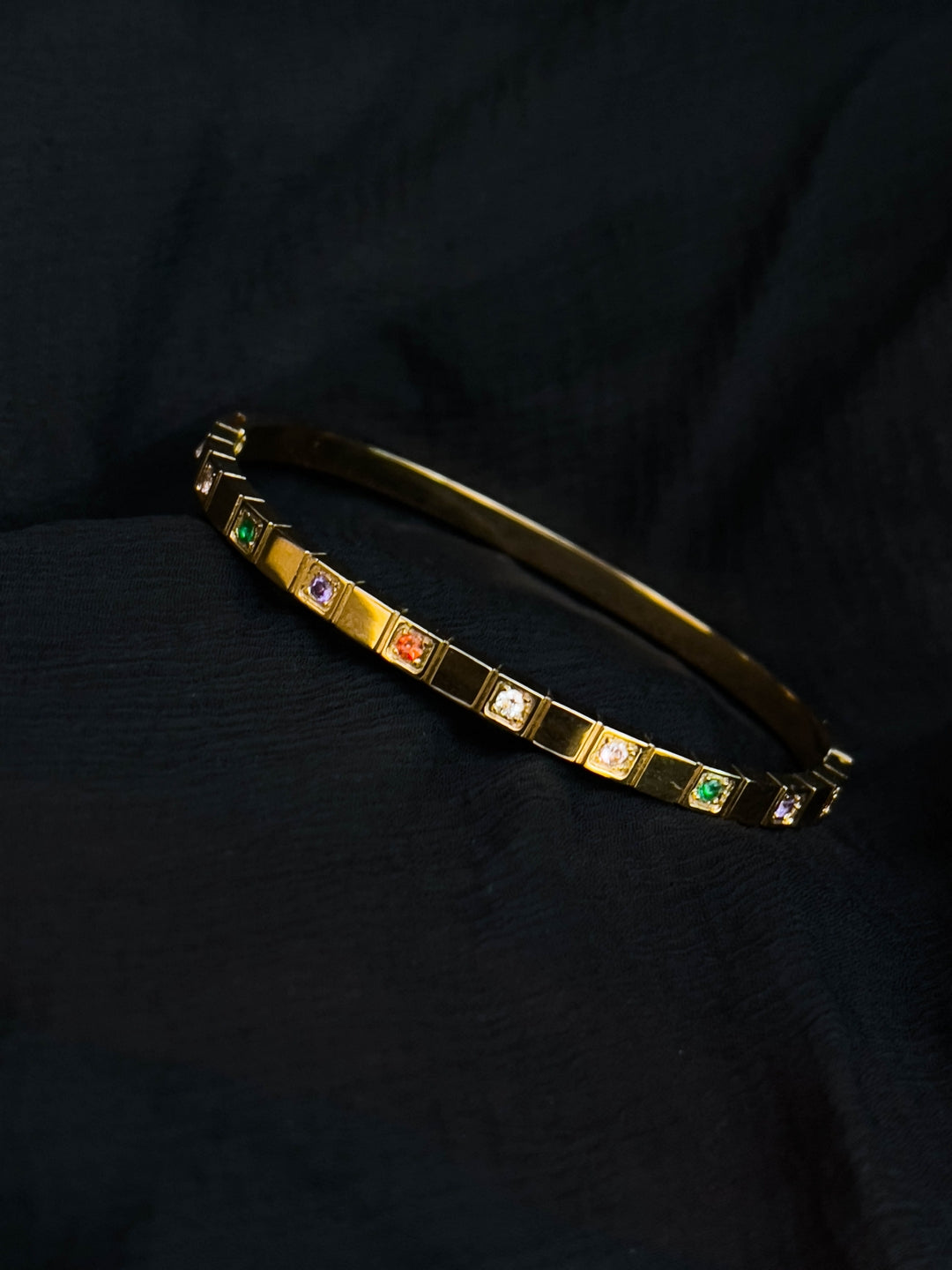 Ishhaara Exclusive Cubic Zirconia Bangle