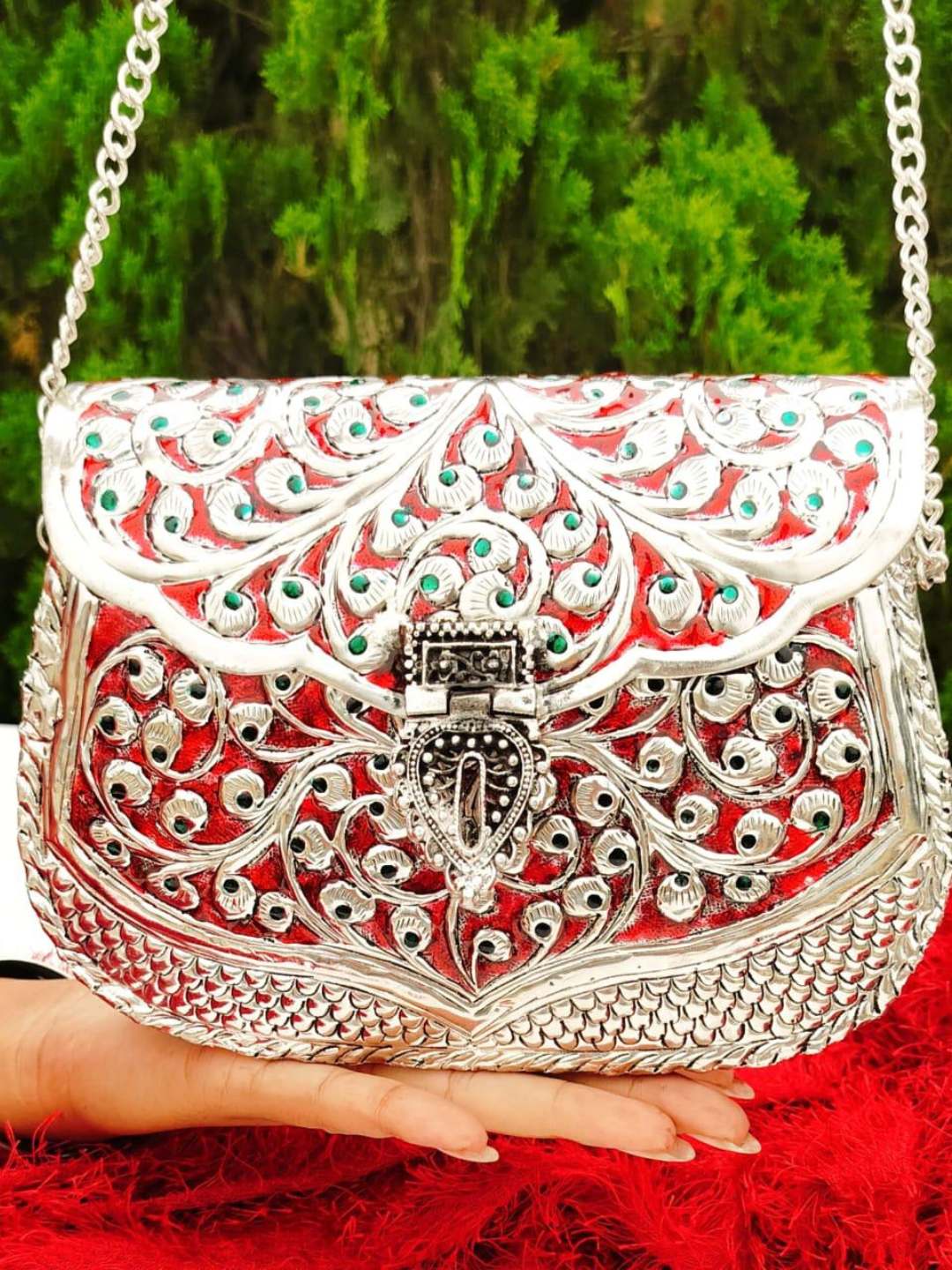 Ishhaara Exclusive Embroided Bridal Hand Clutch