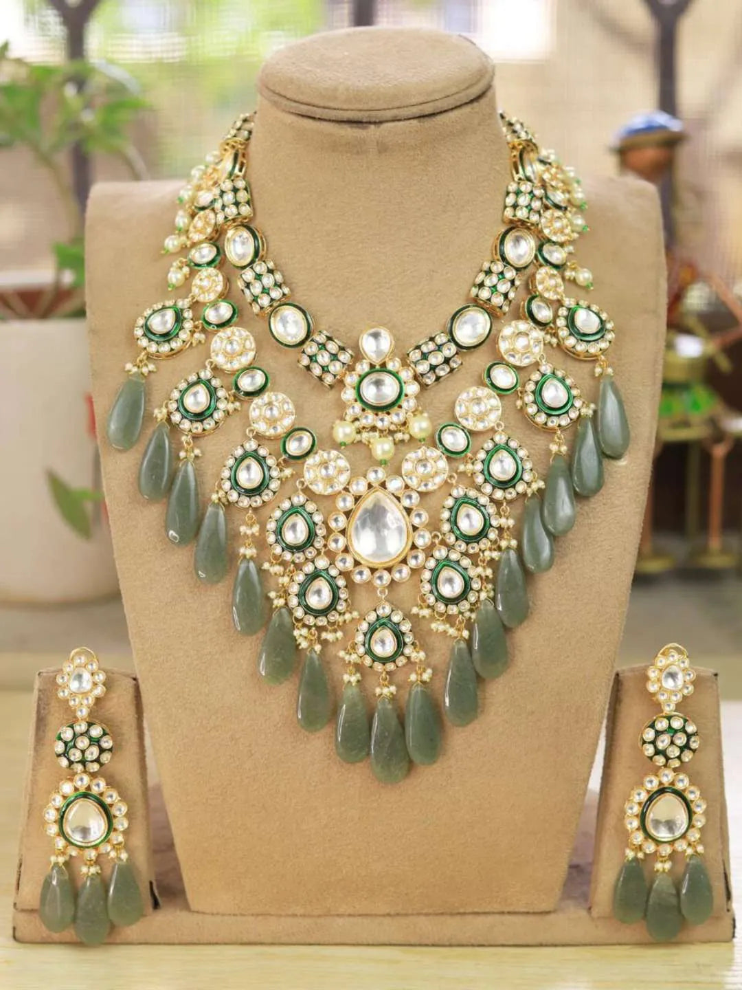 Ishhaara Exclusive Green Maharani Set