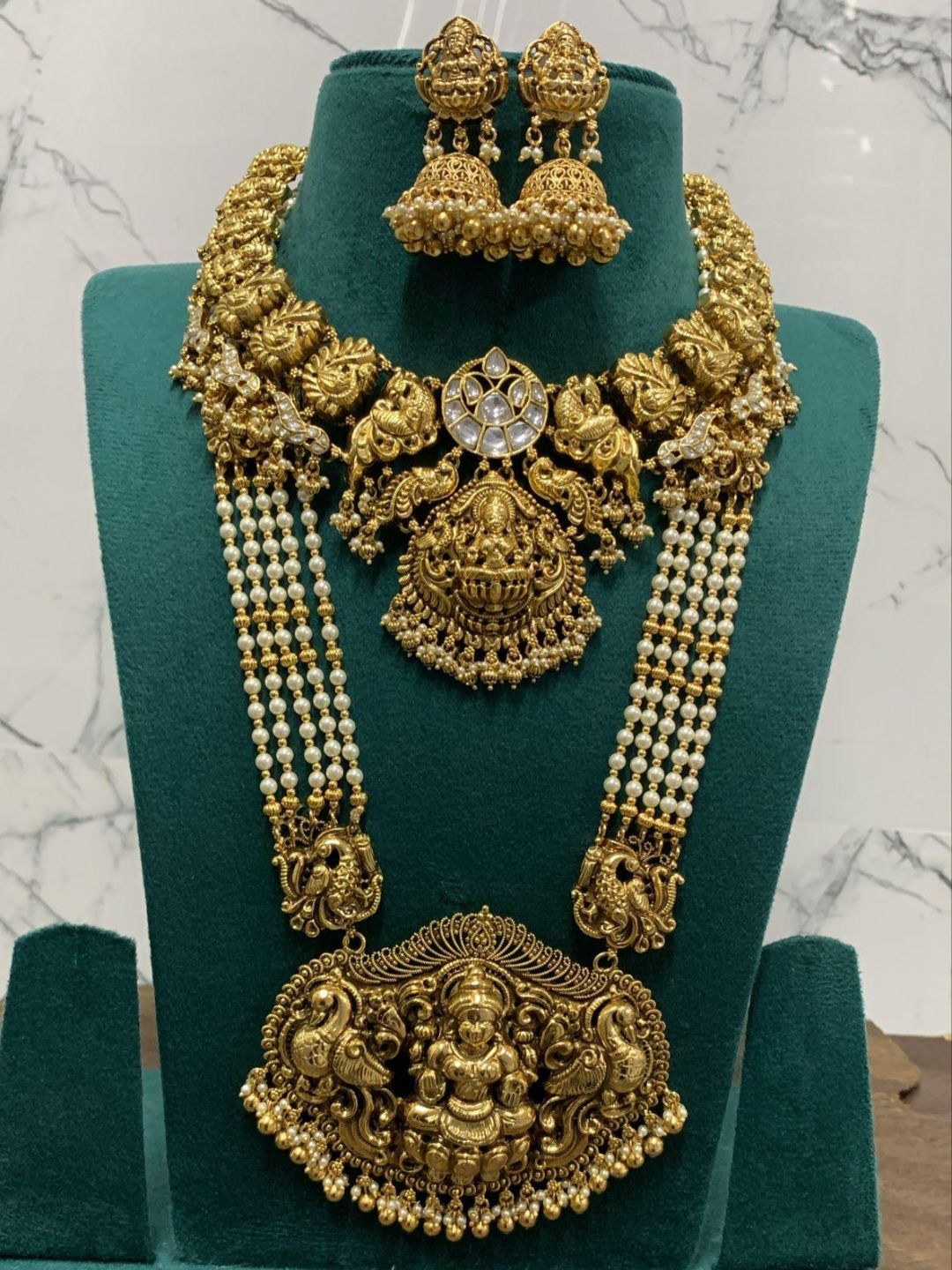 Ishhaara Exclusive Lakshmi Pendant And Pearl Beaded Necklace