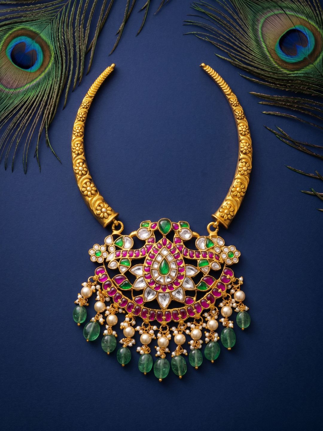 Ishhaara Exquisite Jadau Kundan Pendant Necklace