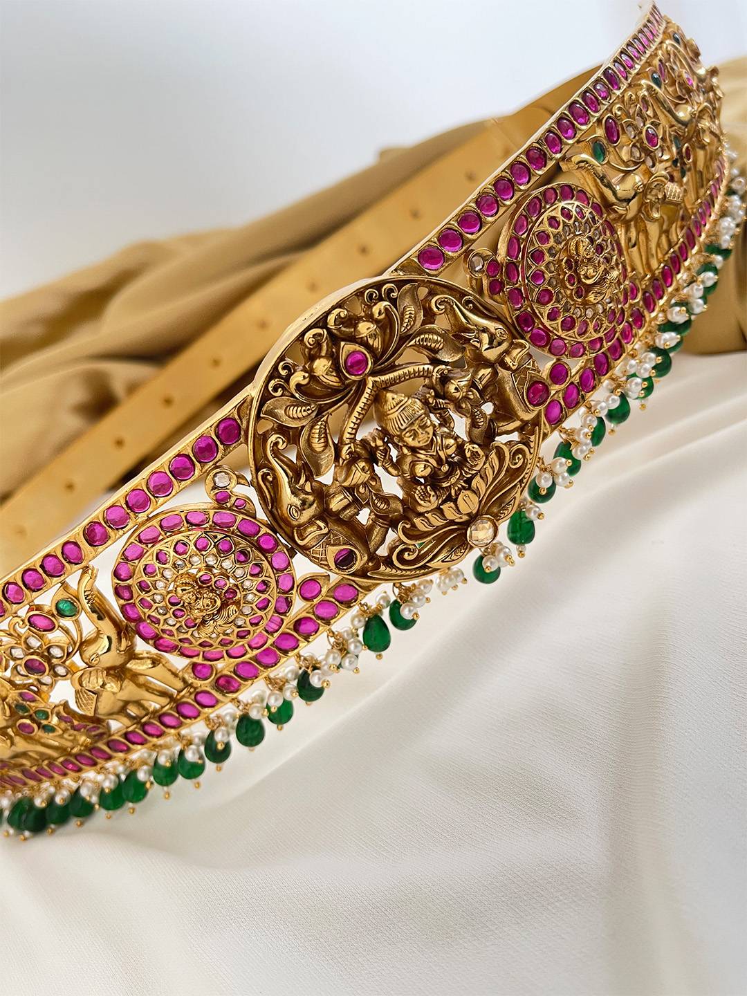 Ishhaara Exquisite Kundan And Kemp Hip Belt