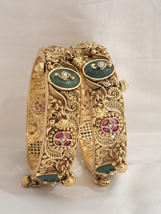 Ishhaara Exquisite Kundan Leaf Floral Screw Bangles