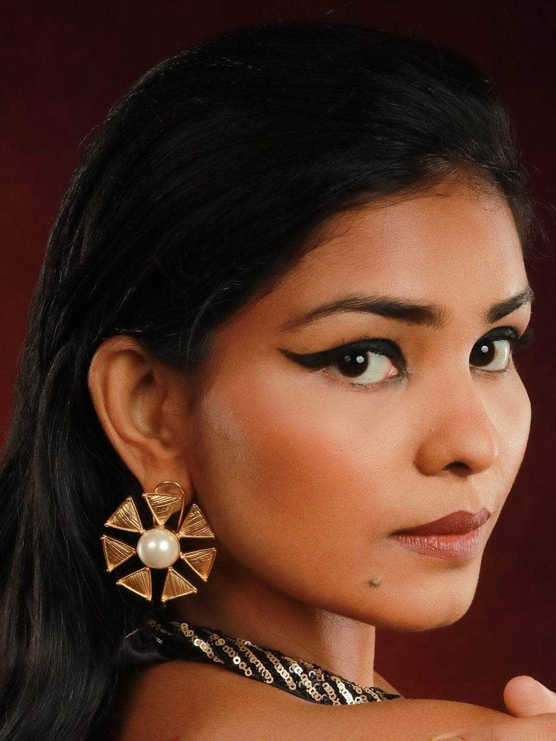 Ishhaara Fan Pearl Stud Clip Earrings