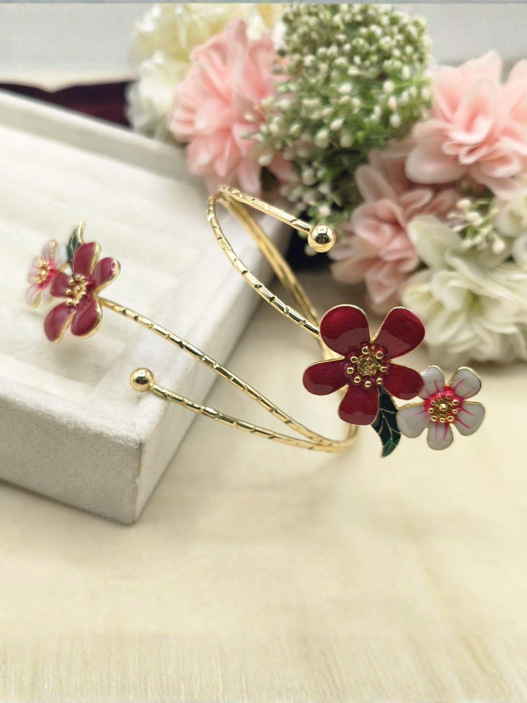 Ishhaara Floral Elegance Arm Cuff