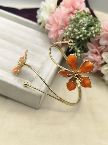 Ishhaara Floral Opening Arm Cuff