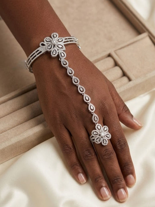 Ishhaara Floral Shaped Diamond Hathphool