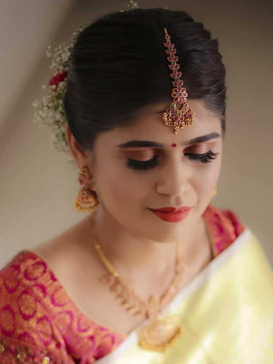 Ishhaara Floral Small Nethi Chutti