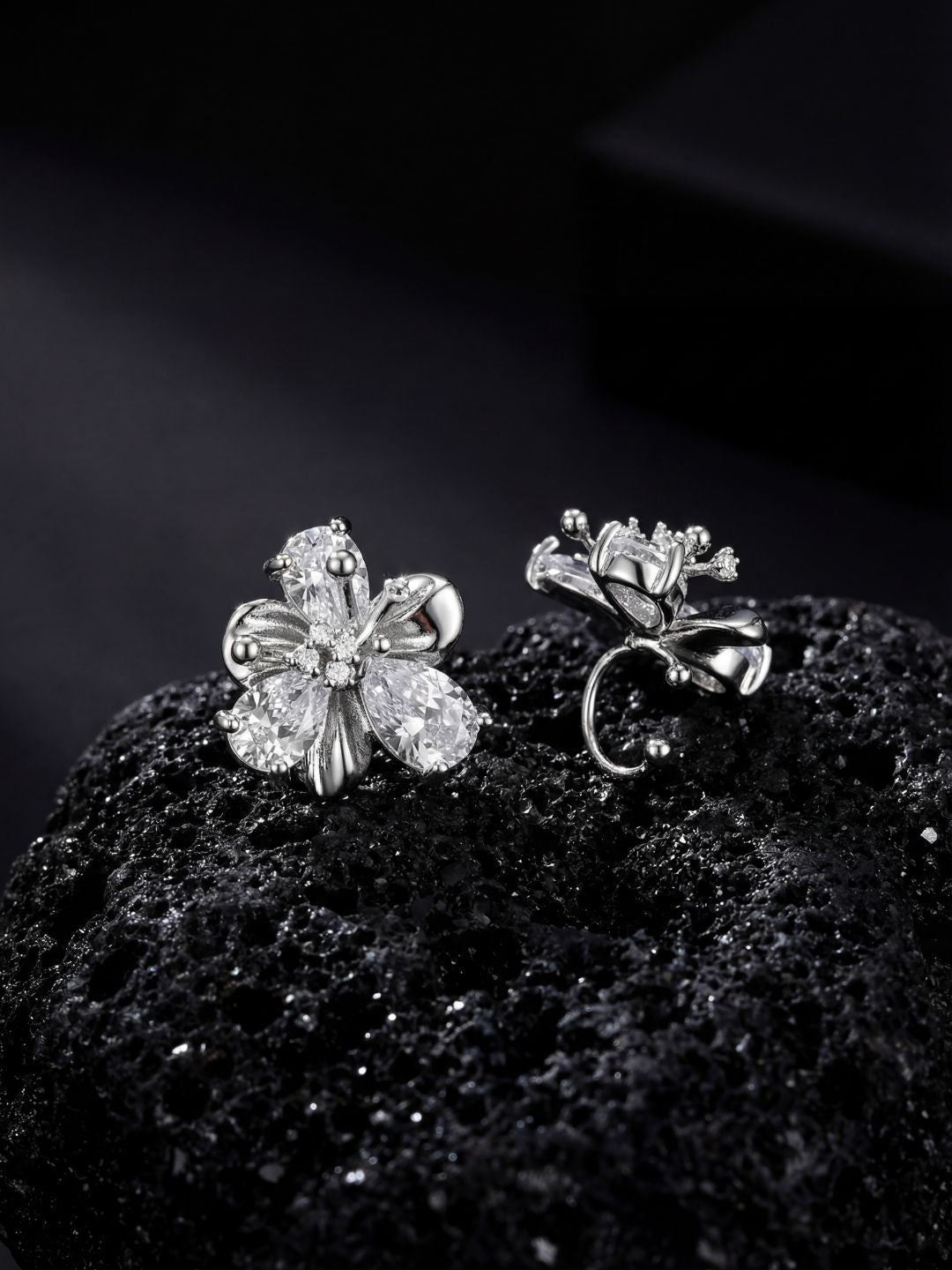 Ishhaara Floral Studs