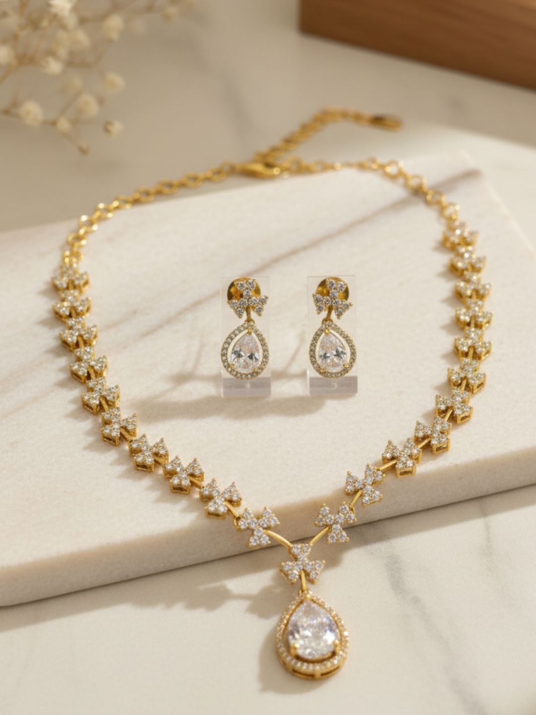 Ishhaara Floral Teardrop Pendant Necklace