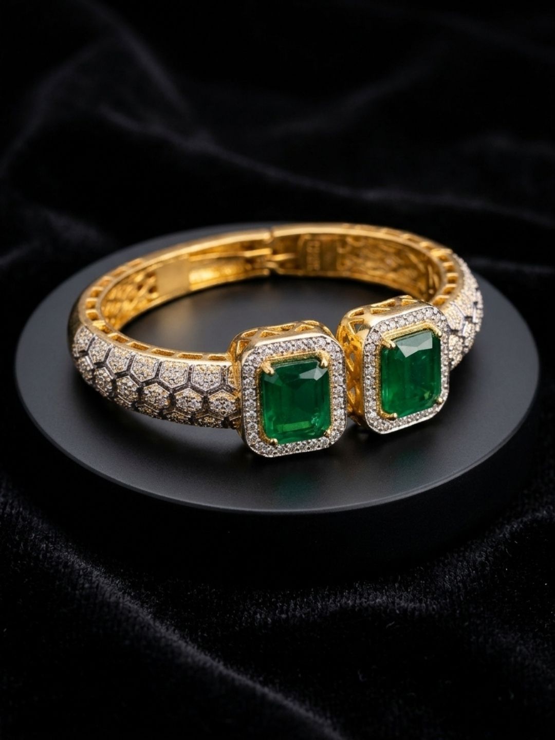Ishhaara Florence Embellished Kada