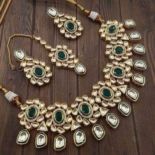 Ishhaara Flower Ad Kundna Pentagan Hanging Necklace Earring And Teeka Set