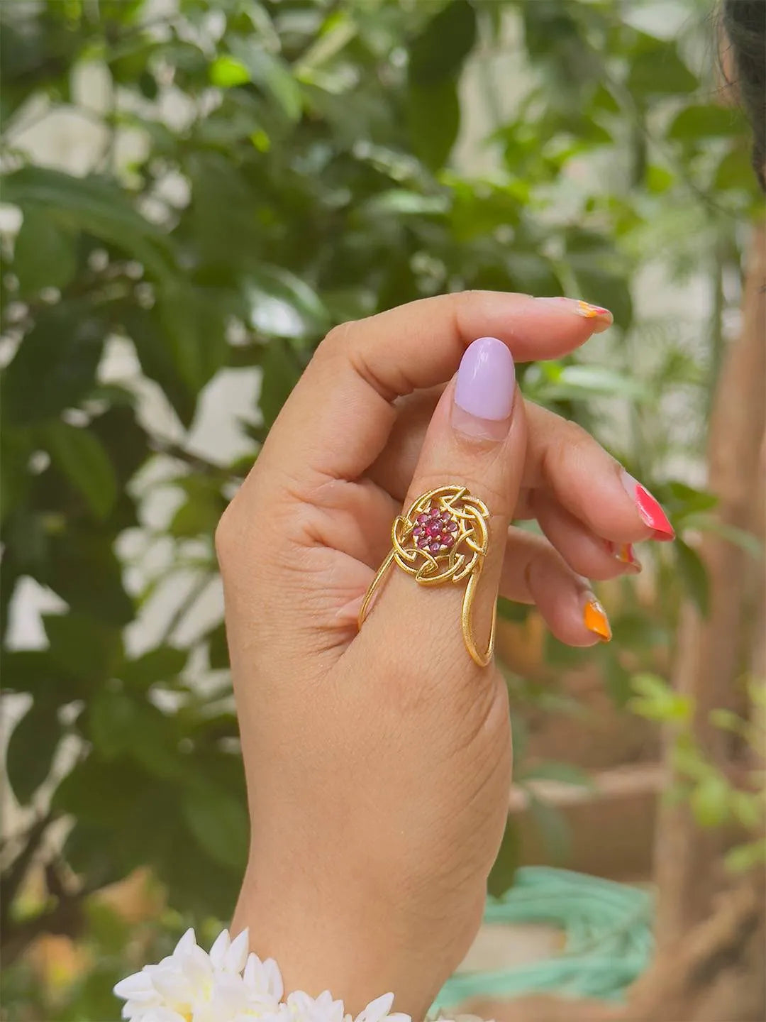 Ishhaara Flower Design Vanki Type Finger Ring