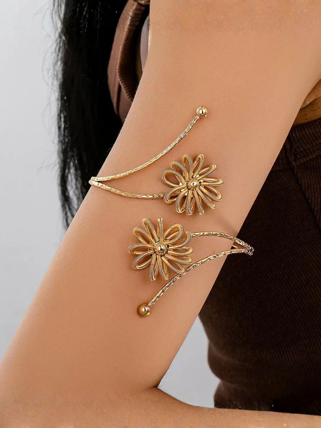 Ishhaara Flower Pattern Metal Arm Cuff