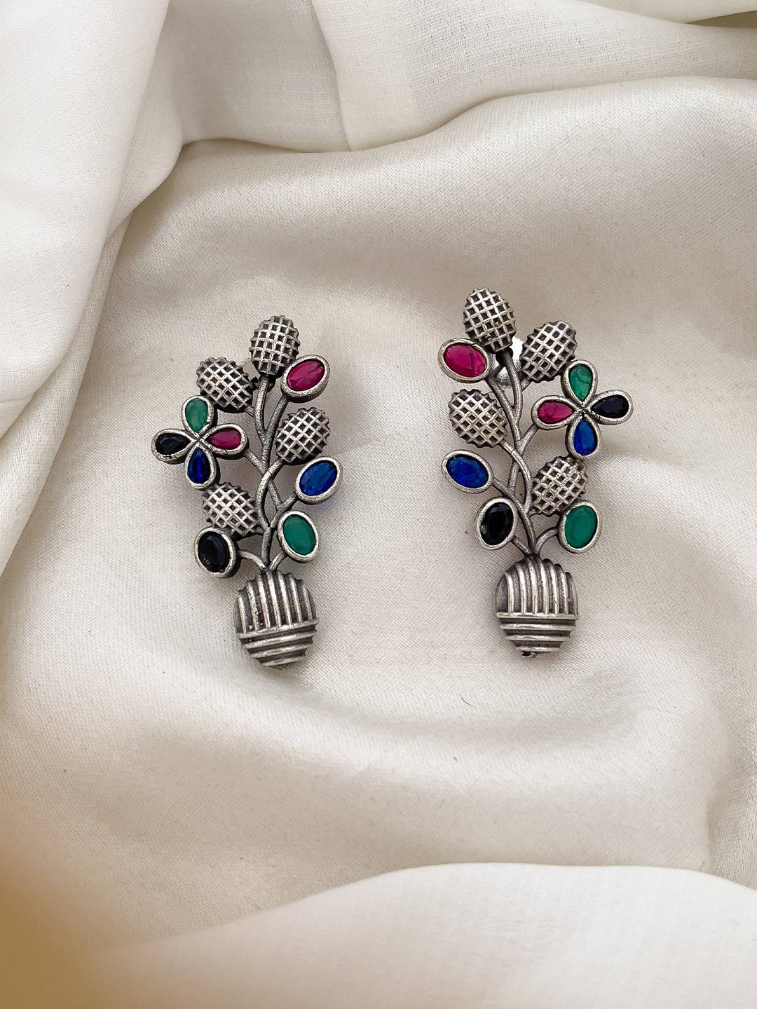 Ishhaara Flower Pot Earring