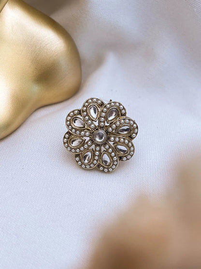Ishhaara Flower Shaped Moti Finger Ring