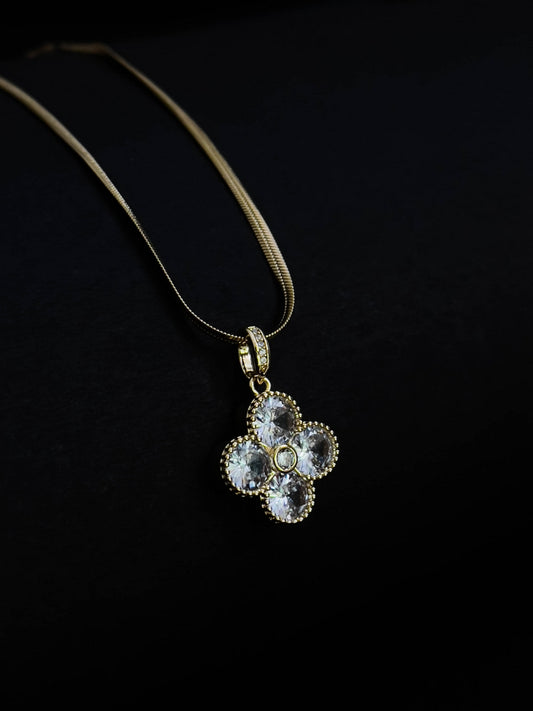 Ishhaara Four Leaf Clover Necklace