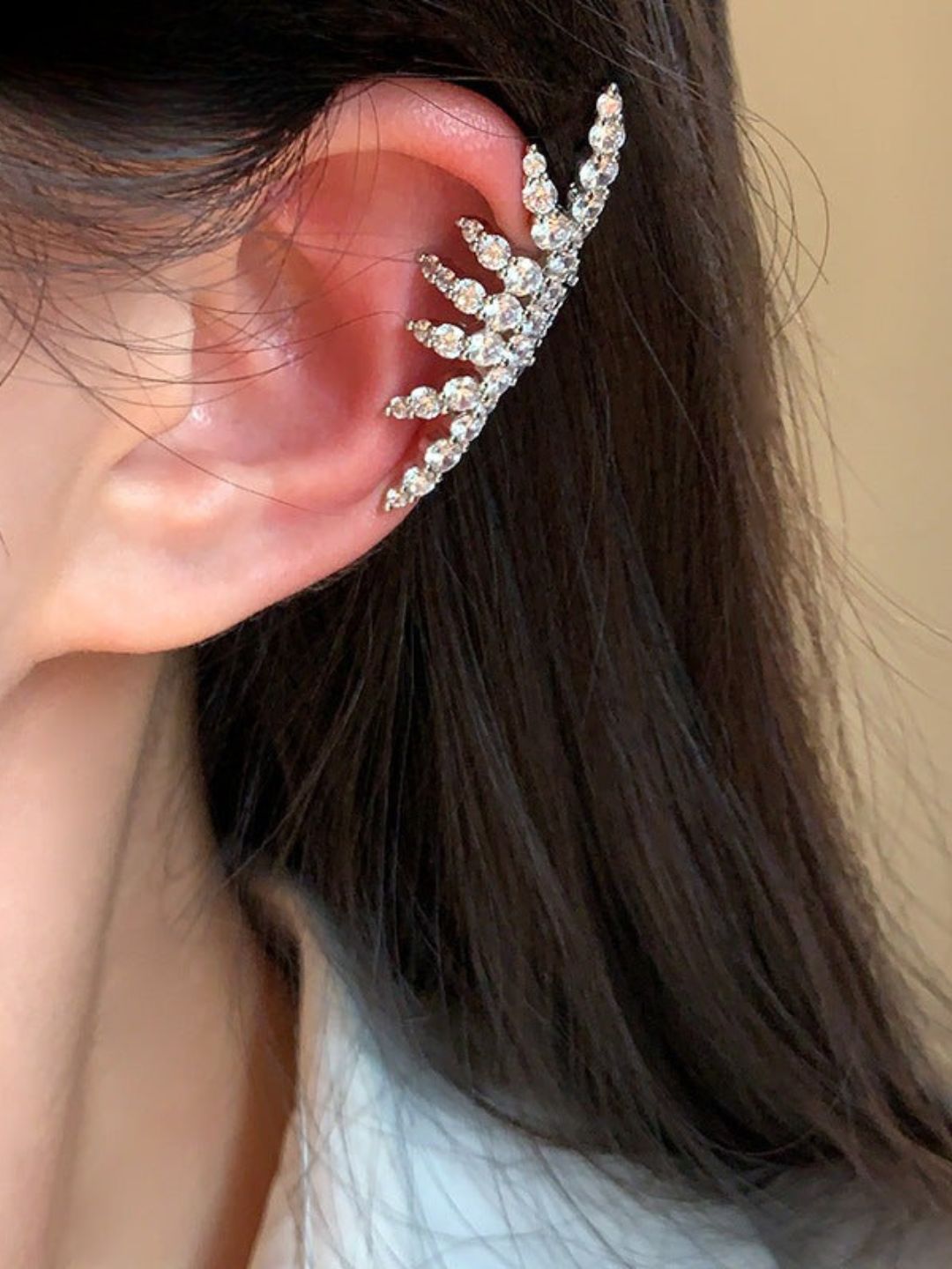 Ishhaara Frost Feather Earcuff