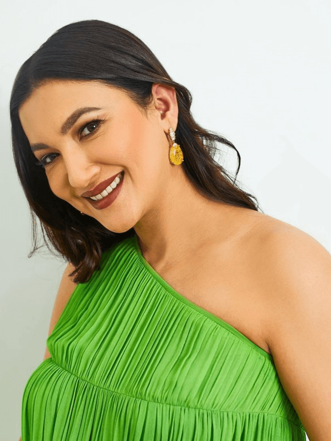 Ishhaara Gauahar Khan In Citrine Diamond Earrings