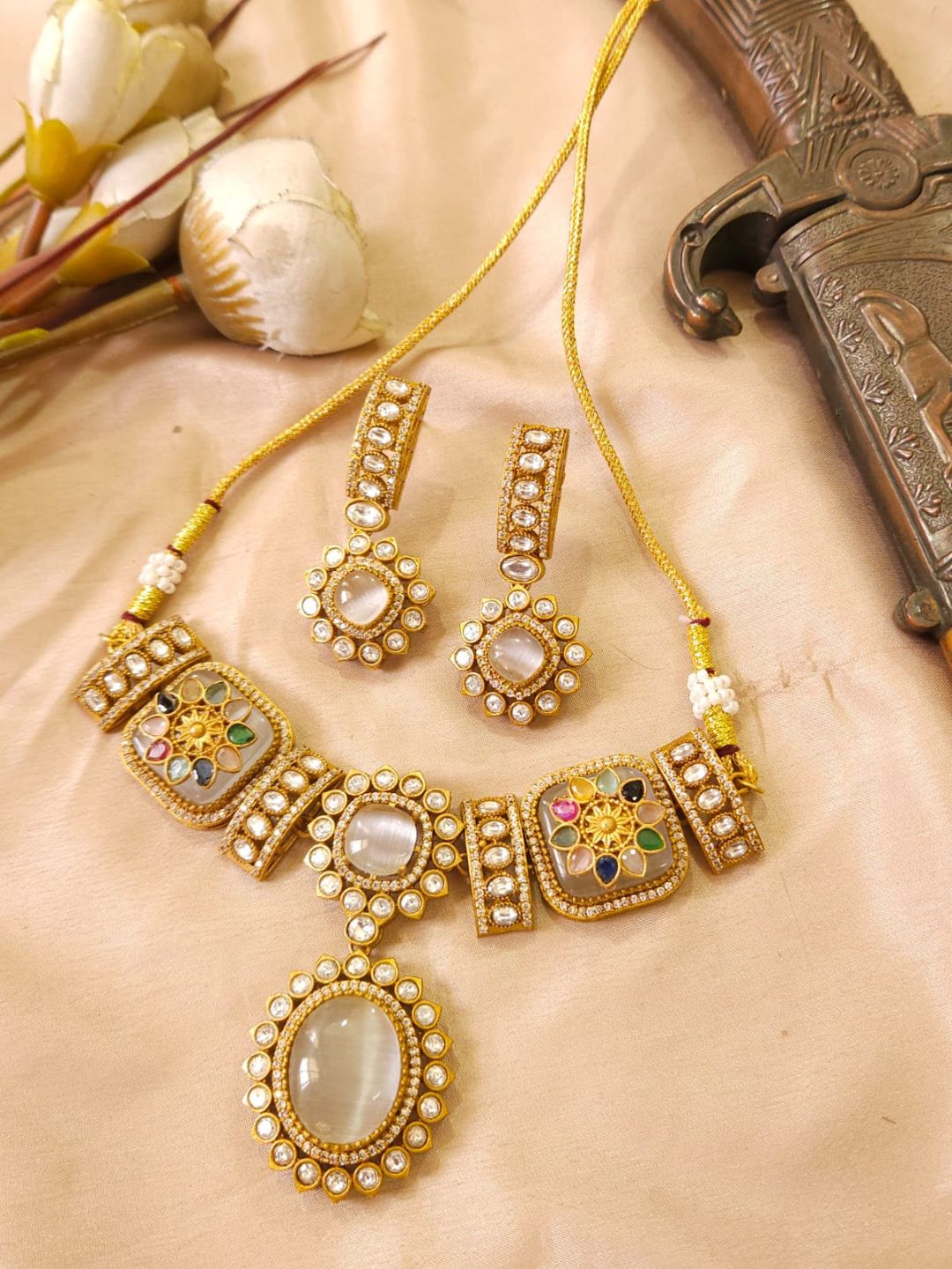 Ishhaara Gem Stone Necklace Set