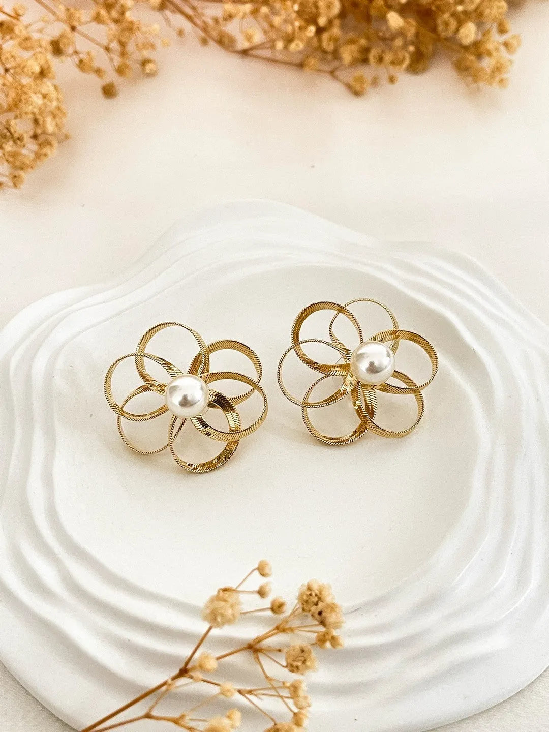 Ishhaara Geometric Hollow Flower Stud