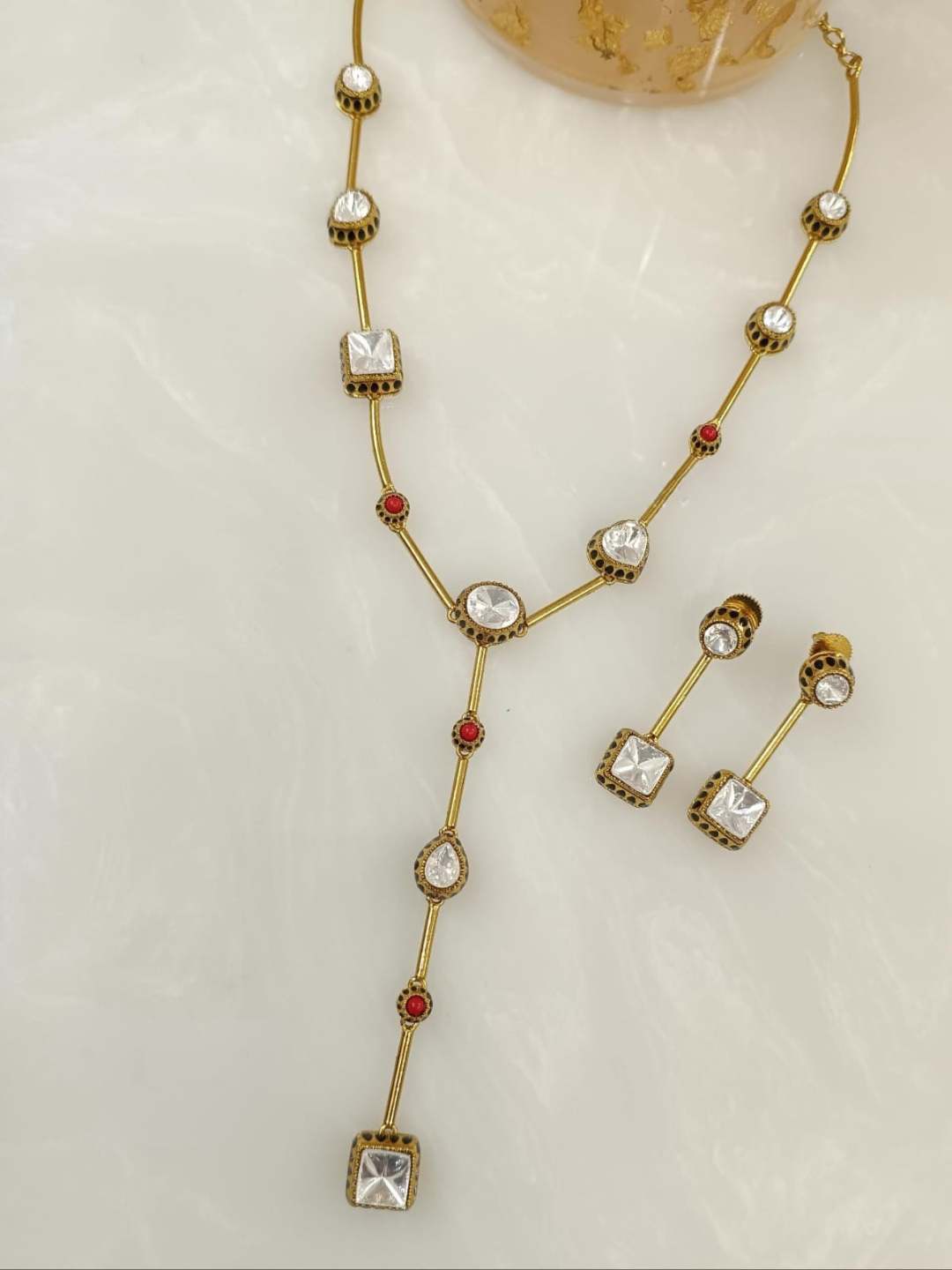 Ishhaara Geometric Kundan Necklace Set