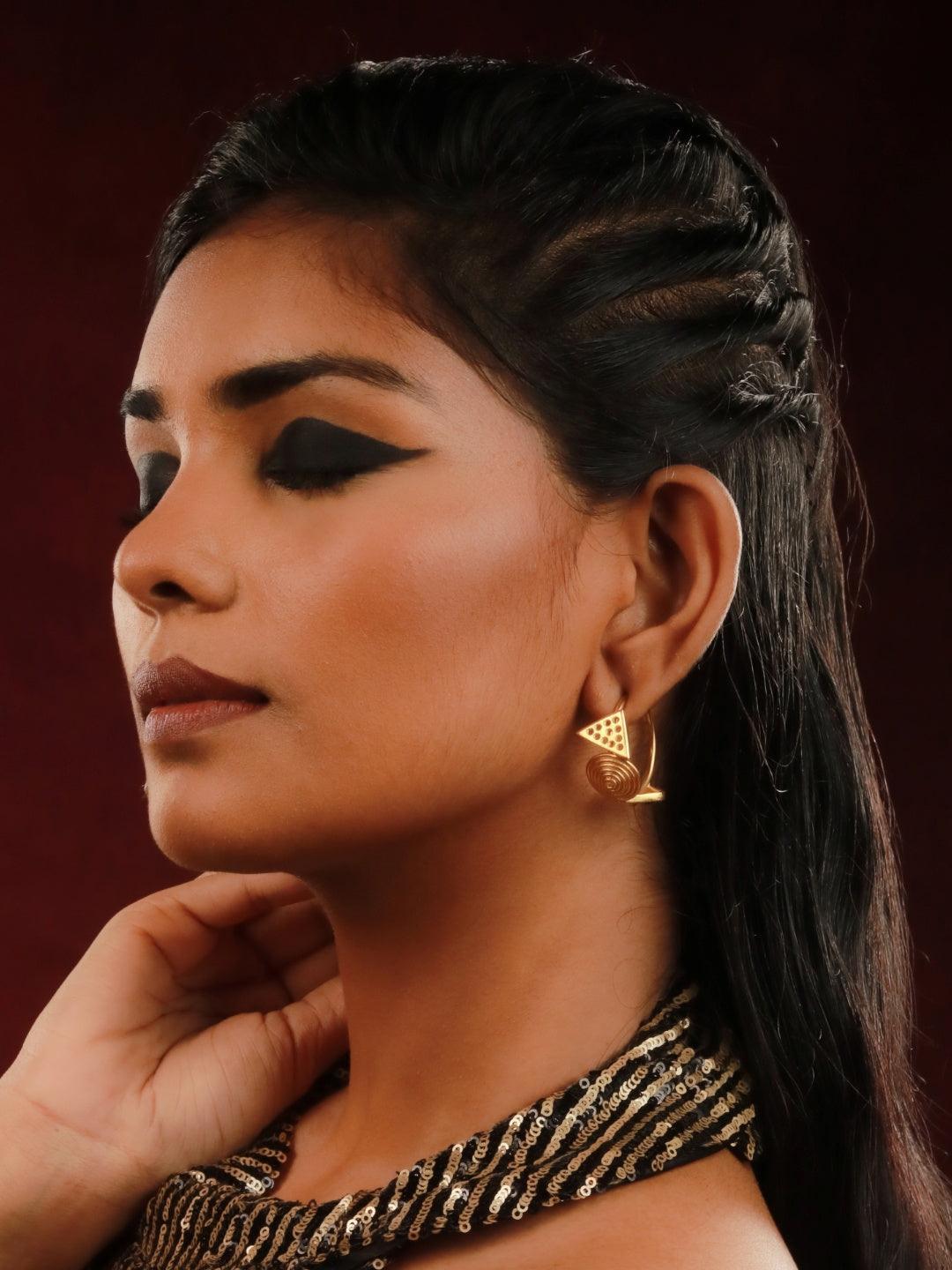 Ishhaara Geometric Textured Hoop Huggies