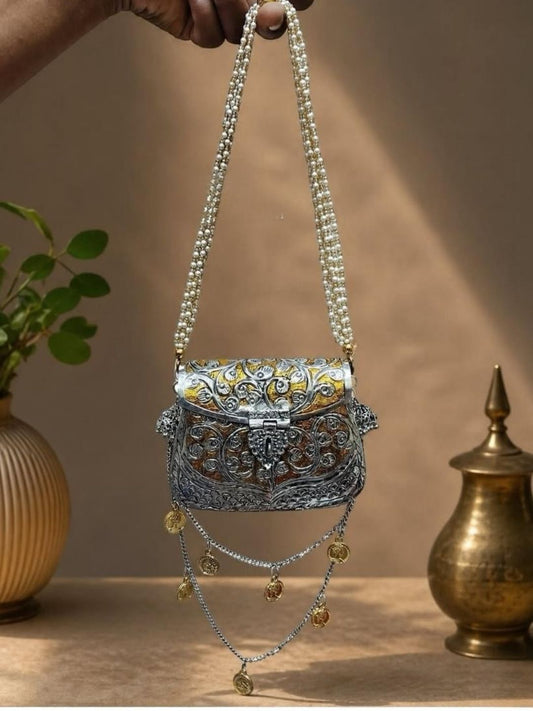 Ishhaara German Silver Pearl Handle Clutch