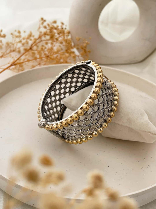 Ishhaara German Silver Plating Oxidise Moh Jaali Bangle