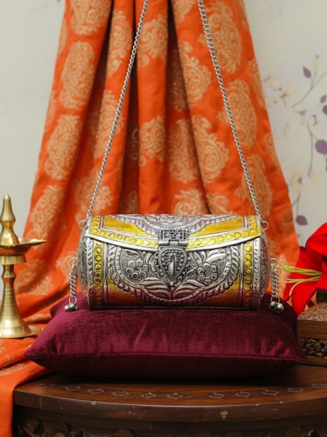 Ishhaara Ghoongro Studded Dual Tone Metal Bridal Clutch Bag