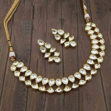 Ishhaara Glamorous Designer Kundan Necklace Set