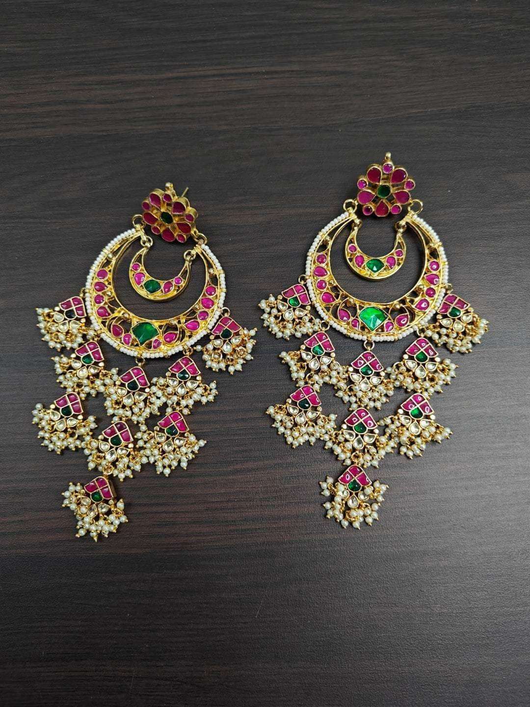 Ishhaara Gleaming Kundan Earring Set